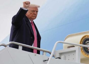 ഇറാനെ-മര്യാദ-പഠിപ്പിക്കാൻ-ഖാർഗ്-ദ്വീപ്,-ഹോർമുസ്-കടലിടുക്കിലും-ആക്രമിക്കും?-ഇസ്ലാമാബാദിൽ-വെടിനിർത്തലിനായി-നയതന്ത്ര-ചർച്ചകൾ-നടക്കുന്നതിനിടെ-ടെഹ്റാനിൽ-കരസേന-യുദ്ധത്തിന്-തയാറായി-യുഎസ്,-ലക്ഷ്യം-ഖാർഗ്-ദ്വീപ്-യുഎസ്-നിയന്ത്രണത്തിലാക്കുക,-ഹോർമുസിൽ-വ്യാപാര-സൈനിക-കപ്പലുകളെ-ലക്ഷ്യമിടുന്ന-ആയുധ-സംവിധാനങ്ങൾ-കണ്ടെത്തി-നശിപ്പിക്കുക,