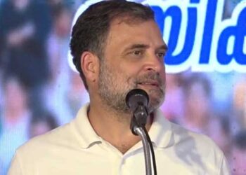 എന്റെ-പേരിൽ-36-കേസുകളുണ്ട്,-55-മണിക്കൂർ-തുടർച്ചയായി-എന്നെ-ചോദ്യംചെയ്തു,-കേരള-മുഖ്യമന്ത്രിയെ-ബിജെപി-ആക്രമിക്കുന്നില്ല-എന്നതിന്റെ-ആദ്യ-തെളിവാണിത്,-പ്രധാനമന്ത്രി-ഇവിടെ-വന്നു,-അദ്ദേഹം-ശബരിമലയിൽ-സംഭവിച്ച-കാര്യങ്ങളെക്കുറിച്ച്-മറന്നുപോയിരിക്കുന്നു-രാഹുൽ-​ഗാന്ധി