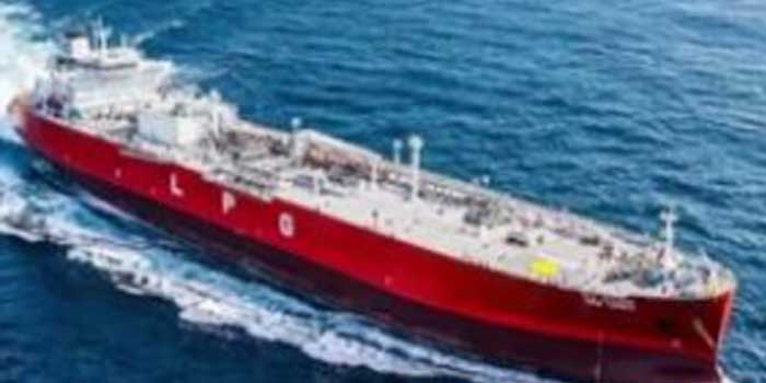 കേരളത്തിന്-ആശ്വാസ-വാർത്ത…-ഹോർമുസ്-കടലിടുക്ക്-താണ്ടി-9,000-മെട്രിക്-ടൺ-എൽപിജിയുമായി-അപ്പോളോ-ഓഷ്യൻ-കൊച്ചിയിലെത്തണഞ്ഞു!!