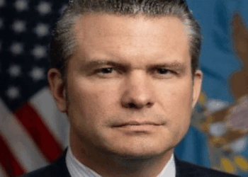 യുഎസ്-പ്രതിരോധ-സെക്രട്ടറി-പീറ്റ്-ഹെഗ്സെത്തിനെതിരെ-ഗുരുതര-ആരോപണം;-ഇറാൻ-യുദ്ധത്തിന്-മുമ്പ്-ഇടനിലക്കാർ-വഴി-പ്രതിരോധ-നിക്ഷേപങ്ങൾ-നടത്താൻ-ശ്രമിച്ചു