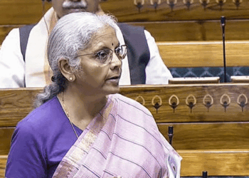 ലോക്കറുകളിൽ-വച്ച-വസ്തുക്കൾ-നഷ്ടമായാൽ-വാർഷികവാടകയുടെ-നൂറിരട്ടിവരുന്ന-തുക-ഇൻഷുറൻസ്-പരിരക്ഷ:-കേന്ദ്ര-ധനമന്ത്രി-നിർമലാ-സീതാരാമൻ