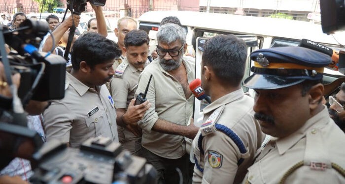 “രഞ്ജിത്ത്-നല്ല-മനുഷ്യൻ-അല്ല”,-കർമ-ആരെയും-വെറുതേ-വിടില്ല,-ഇത്തരം-വേട്ടക്കാരെ-അഴിക്കുള്ളിലിടണം,-പരാതി-നൽകിയ-നടിക്ക്-നന്ദി!!-പ്രതികരിക്കാന്‍-എനിക്ക്-15-വര്‍ഷം-വേണ്ടി-വന്നു,-രഞ്ജിത്തിന്റെ-അറസ്റ്റില്‍-പ്രതികരിച്ച്-ബംഗാളി-നടി