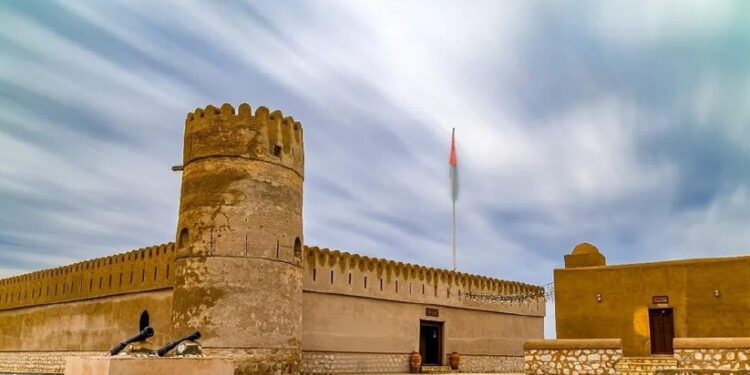 ബുർജ്-അൽ-ഖമീസ്-കോട്ടയിൽ-സന്ദർശകരേറി