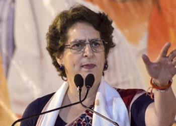 “മോദി-നട്ടെല്ലില്ലാത്ത-ഭീരു”,-ഇന്ത്യക്ക്-വേണ്ടി-നിവർന്നുനിൽക്കാനുള്ള-ധൈര്യം-മോദിക്കില്ല.-അമേരിക്കയ്ക്കും-ഇസ്രായേലിനും-മുന്നിൽ-തലകുനിച്ചാണ്-അയാള്‍-നില്‍ക്കുന്നത്,-പിണറായി-വിജയനാണെങ്കില്‍-നരേന്ദ്രമോദിയുടെ-ബി-ടീം,-ശബരിമലയിൽ-കൊള്ളയടിച്ചിട്ടും-അന്വേഷണം-ഇല്ല,-ഇടത്-നേതാക്കൾക്ക്-മാത്രം-എന്താണ്-പ്രത്യേകത?-–-പ്രിയങ്ക-ഗാന്ധി