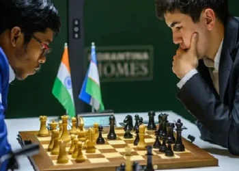 കാന്‍ഡിഡേറ്റ്-ചെസ്സില്‍-പ്രജ്ഞാനന്ദയുടെ-കുതിപ്പിന്-തടയിട്ട്-ജവോഖിര്‍-സിന്‍ഡൊറോവ്;-യുഎസ്-താരം-ഫാബിയാനോയെയും-വീഴ്‌ത്തി-സിന്‍ഡൊറോവ്