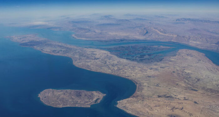 “ഇന്ത്യൻ-സുഹൃത്തുക്കള്‍”-സുരക്ഷിതമായ-കൈകളിലാണ്,-ആശങ്കപ്പെടാന്‍-ഒന്നുമില്ല,-ഹോർമുസിന്റെ-ഭാവി-തീരുമാനിക്കുന്നത്-ഇറാനും-ഒമാനും-മാത്രമായിരിക്കും,-ഇന്ത്യക്ക്-വാക്ക്-നല്‍കി-ഇറാന്‍