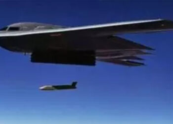 ഇറാനെ-തരിപ്പണമാക്കാന്‍-മാരകമായ-ക്രൂയിസ്-മിസൈലുകൾ-കളത്തിലിറക്കാന്‍-അമേരിക്ക,-വ്യോമ-പ്രതിരോധത്തെ-പാടെ-തകര്‍ക്കുക-ലക്ഷ്യം,-നീക്കം-ഇറാനെ-‘ശിലായുഗ’ത്തിലേക്ക്-മടക്കുമെന്ന-ട്രംപിന്റെ-ആഹ്വാനത്തിന്-പിന്നാലെ