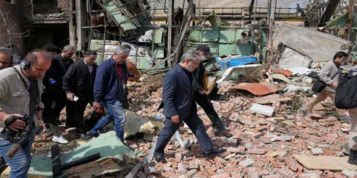 ബാലിസ്റ്റിക്-മിസൈൽ-പദ്ധതികളുമായി-ബന്ധമുണ്ടെന്ന്-ആരോപണമുള്ള-ഷരീഫ്-യൂണിവേഴ്സിറ്റി-ഓഫ്-ടെക്നോളജി-ക്യാമ്പസും-ഗ്യാസ്-പ്ലാന്റും-തകർത്തു!!-ട്രംപ്-ഭീഷണി-മുഴക്കി-മണിക്കൂറുകൾക്കുള്ളിൽ-ടെഹ്റാനിൽ-പലയിടത്തും-വ്യോമാക്രമണം,-18-പേർ-കൊല്ലപ്പെട്ടു,-നിരവധി-പേർക്ക്-പരുക്ക്,-മരണസംഖ്യ-ഉയരും?