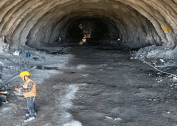 ഉരുൾപൊട്ടൽ-സാധ്യതാ-മേഖലയിലൂടെയാണ്-വയനാട്-തുരങ്കപാതയെന്ന്-ഹർജിക്കാർ;-അക്കാര്യം-ശാസ്ത്രജ്ഞരും-എൻജിനിയർമാരും-നോക്കിക്കൊള്ളുമെന്ന്-സുപ്രീംകോടതി