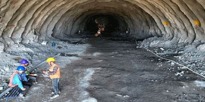 ഉരുൾപൊട്ടൽ-സാധ്യതാ-മേഖലയിലൂടെയാണ്-വയനാട്-തുരങ്കപാതയെന്ന്-ഹർജിക്കാർ;-അക്കാര്യം-ശാസ്ത്രജ്ഞരും-എൻജിനിയർമാരും-നോക്കിക്കൊള്ളുമെന്ന്-സുപ്രീംകോടതി