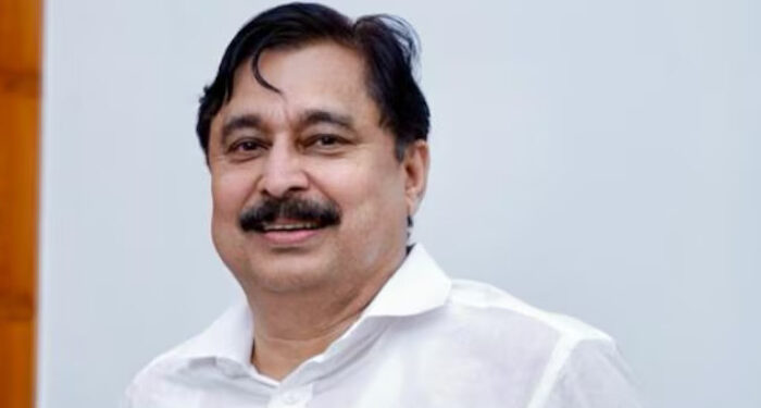 കഴിഞ്ഞ-രണ്ട്-തവണയും-മത്സരിച്ചത്-പാകിസ്താനിലായിരുന്നു,-അപ്പോഴെല്ലാം-അവരെ-പരാജയപ്പെടുത്തി,-ഇത്തവണ-കളി-ഹോം-ഗ്രൗണ്ടില്,-മലപ്പുറം-ജില്ലയെ-അവഹേളിച്ച്-മന്ത്രി-വി-അബ്ദുറഹ്മാൻ,-സിപിഎമ്മും-ബിജെപിയും-വർഗീയത-വളർത്തി-മുന്നേറാന്-ശ്രമിക്കുന്നുവെന്ന്-യുഡിഎഫ്