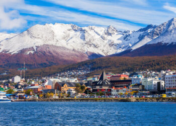 ഒരു-ദിവസം-നാല്-സീസണുകൾ,-പെൻഗ്വിനുകൾക്കൊപ്പം-നടന്നു-സഞ്ചരിക്കാം;-‘ലോകത്തിന്റെ-അവസാന’ത്തിലേക്ക്-ഒരു-യാത്ര