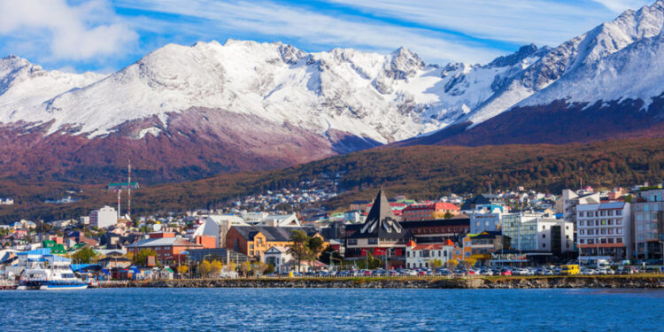 ഒരു-ദിവസം-നാല്-സീസണുകൾ,-പെൻഗ്വിനുകൾക്കൊപ്പം-നടന്നു-സഞ്ചരിക്കാം;-‘ലോകത്തിന്റെ-അവസാന’ത്തിലേക്ക്-ഒരു-യാത്ര