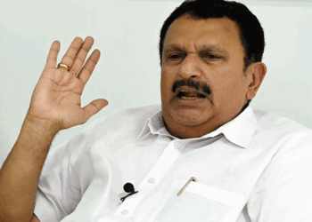 മുഖ്യമന്ത്രിയുടെ‘ഡാഷ്-മോനെ’-പരാമർശം-കേരളത്തിനാകെ-അപമാനകരം;-രേവന്ദ്-റെഡ്ഡി-തമാശയ്ക്ക്-ഒരു-പരാമർശം-നടത്തിയപ്പോൾ-അതേതീതിയിൽ-സിനിമാ-ഡയലോ​ഗിൽ-തന്നെ-പിണറായി-വിജയനും-മറുപടിയേകാമായിരുന്നു‘-കെ.-മുരളീധരൻ