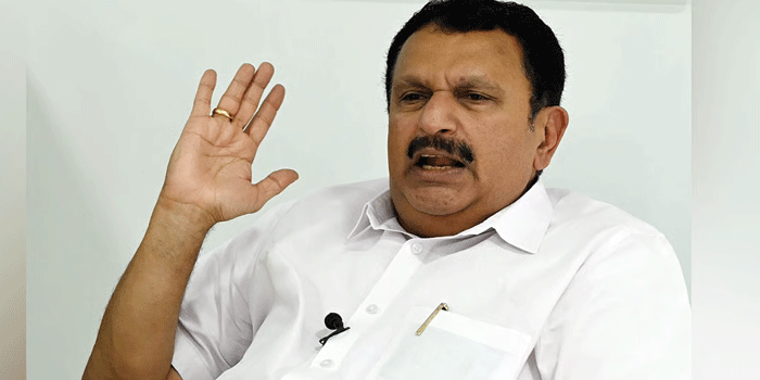 മുഖ്യമന്ത്രിയുടെ‘ഡാഷ്-മോനെ’-പരാമർശം-കേരളത്തിനാകെ-അപമാനകരം;-രേവന്ദ്-റെഡ്ഡി-തമാശയ്ക്ക്-ഒരു-പരാമർശം-നടത്തിയപ്പോൾ-അതേതീതിയിൽ-സിനിമാ-ഡയലോഗിൽ-തന്നെ-പിണറായി-വിജയനും-മറുപടിയേകാമായിരുന്നു‘-കെ.-മുരളീധരൻ