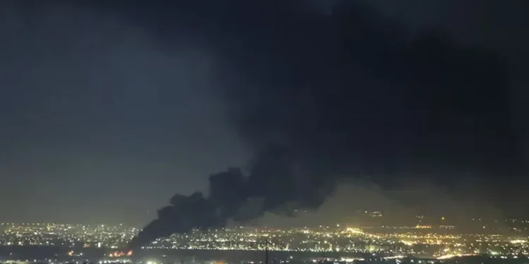 ഇറാനിൽ-വീണ്ടും-സംഘർഷം;-വെടിനിർത്തൽ-പ്രഖ്യാപനത്തിന്-പിന്നാലെ-ലാവൻ-ദ്വീപിൽ-സ്ഫോടനം