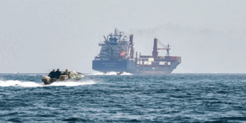 ‘അനുമതിയില്ലാതെ-ഹൊർമുസ്-കടക്കാൻ-ശ്രമിക്കുന്ന-കപ്പലുകൾ-തകർക്കും;-അനുമതി-ലഭ്യമായാൽ-ടോൾ-അടയ്ക്കണം;-അടയ്ക്കേണ്ട-തുക-അധികൃതർ-നിർദേശിക്കും‘-:-ഇറാൻ