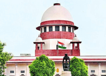 അന്ധവിശ്വാസത്തെ-തിരുത്താൻ-കോടതികൾക്കാകുമെന്ന്-സുപ്രീംകോടതി;-അത്-കോടതിയുടെ-പരിധിയിൽ-വരുന്ന-കാര്യമേയല്ലെന്നും-നിയമനിർമ്മാണമാണ്-പരിഹാരമെന്നും-കേന്ദ്രം