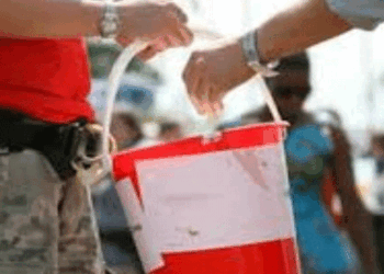 രോഗികളുടെ-ചിത്രമുള്ള-ഫ്ലക്സ്-ബോര്‍ഡുകളും-അനൗണ്‍സ്മെന്റ്-സംവിധാനങ്ങളുമായി-വാഹനത്തിലെത്തി-പണപ്പിരിവ്;-മലപ്പുറത്ത്-ചികിത്സാ-സഹായ-തട്ടിച്ചുകാർ-പിടിയിൽ