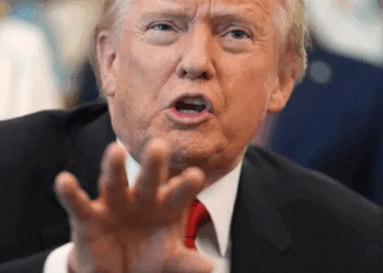 ‘അമേരിക്കൻ-എണ്ണയും-​ഗ്യാസും-നിറയ്ക്കുന്നതിനായി-വിവിധയിടങ്ങളിൽ-നിന്നും-കൂറ്റൻ-എണ്ണക്കപ്പലുകൾ-യുഎസിലേയ്ക്ക്-വന്നികൊണ്ടിരിക്കുന്നു;-പ്രധാന-എണ്ണ-ഉത്പാദക-രാജ്യങ്ങളുടെ-സംയുക്ത-ശേഷിയേക്കാൾ-കൂടുതൽ-ഞങ്ങളുടെ-കൈവശമുണ്ട്‘-ട്രംപ്