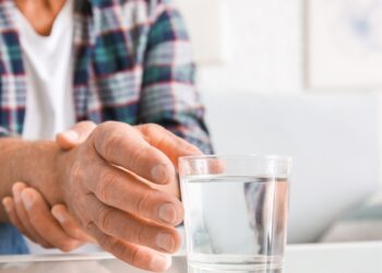 പാർക്കിൻസൺസ്-വയോധികരുടെ-മാത്രം-രോഗമല്ല;-40-കളിലും-വർധിക്കുന്ന-ആശങ്ക,-ഇത്-തടയാൻ-പഴങ്ങൾ-സഹായിക്കുമോ?