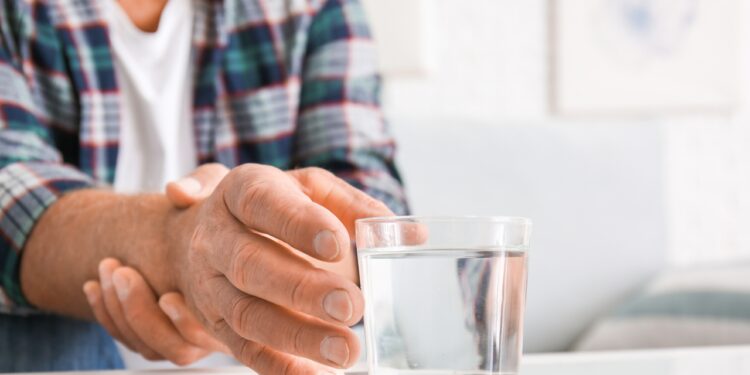 പാർക്കിൻസൺസ്-വയോധികരുടെ-മാത്രം-രോഗമല്ല;-40-കളിലും-വർധിക്കുന്ന-ആശങ്ക,-ഇത്-തടയാൻ-പഴങ്ങൾ-സഹായിക്കുമോ?