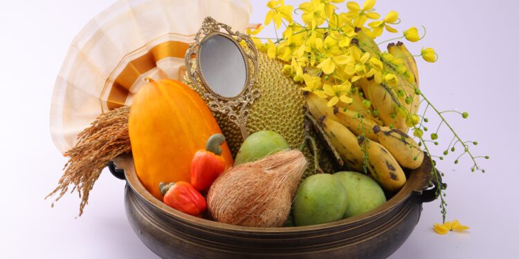 സമൃദ്ധിയുടെയും-പ്രത്യാശയുടെയും-പൊൻപുലരി:-വിഷുക്കണി-കാണേണ്ട-ശരിയായ-സമയം-ഏതാണ്?