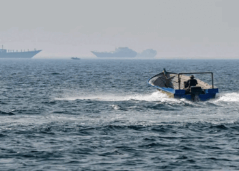 ‘യുഎസ്-കടൽക്കൊള്ളയ്ക്ക്-തയ്യാറെടുക്കുന്നു;ഇറാനിയൻ-തുറമുഖങ്ങൾക്ക്-നേരെ-ആക്രമണമുണ്ടായാൽ-ഗൾഫിലോ-ഒമാൻ-ഉൾക്കടലിലോ-ഒരു-തുറമുഖവും-സുരക്ഷിതമായിരിക്കില്ലെന്ന്-ഓർത്തുവച്ചോളൂ‘-ഐആർജിസി