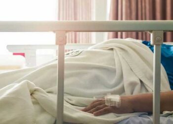 ഗോ-ബാക്ക്-ഇന്ത്യ-ആക്രോശം,-പിന്നാലെ-കത്തികൊണ്ട്-വയറിനു-കുത്തിപ്പരുക്കേൽപ്പിച്ചു!!-അയർലൻഡിൽ-മലയാളി-നഴ്സിനെ-വളഞ്ഞിട്ട്-ആക്രമിച്ച്-ഒരുകൂട്ടം-കൗമാരക്കാർ,-ആക്രമണം-പാലുവാങ്ങാൻ-ഒറ്റയ്ക്ക്-പുറത്തിറങ്ങിയപ്പോൾ