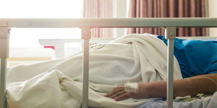 ഗോ-ബാക്ക്-ഇന്ത്യ-ആക്രോശം,-പിന്നാലെ-കത്തികൊണ്ട്-വയറിനു-കുത്തിപ്പരുക്കേൽപ്പിച്ചു!!-അയർലൻഡിൽ-മലയാളി-നഴ്സിനെ-വളഞ്ഞിട്ട്-ആക്രമിച്ച്-ഒരുകൂട്ടം-കൗമാരക്കാർ,-ആക്രമണം-പാലുവാങ്ങാൻ-ഒറ്റയ്ക്ക്-പുറത്തിറങ്ങിയപ്പോൾ