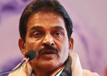 വേണമെങ്കിൽ-മുഖ്യമന്ത്രി-സ്ഥാനത്തിന്-അരക്കൈ-നോക്കാൻ-കെ.സി-തയാർ!!-ഇരിക്കൂറിൽ-നിന്ന്-മത്സരിക്കും,-എംഎൽഎ-കസേര-ഒഴിഞ്ഞുകൊടുക്കാനൊരുങ്ങി-സജീവ്-ജോസഫ്?,-സ്വന്തം-പിആറിനായി-കോടികൾ-വേണുഗോപാൽ-ചെലവാക്കി-എതിരാളികൾ,-വി-ഡി-സതീശനായും-സമൂഹ-മാധ്യമങ്ങളിൽ-മുറവിളി