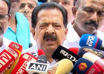 ‘ആദ്യം-വോട്ട്-എണ്ണണം,-യുഡിഎഫ്-ജയിക്കണം,-ബാക്കി-കാര്യങ്ങൾ-തീരുമാനിക്കേണ്ടത്-ഹൈക്കമാൻഡാണ്, -അല്ലാതെ-സോഷ്യൽ-മീഡിയയിലൂടെ-അല്ല-കോൺഗ്രസ്-മുഖ്യമന്ത്രിയെ-തീരുമാനിക്കുന്നത്,-വിവാദങ്ങളിൽ-നിന്ന്-എല്ലാവരും-ഒഴിഞ്ഞു-നിൽക്കണം’-ചെന്നിത്തല