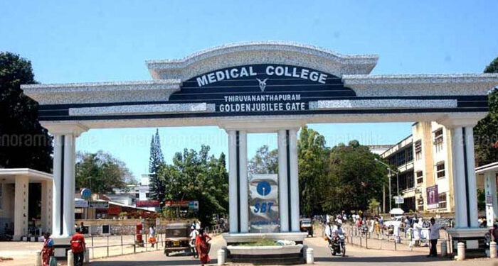 വാതിലുകളില്ലാതെ-തുണി-കെട്ടിവച്ച്-തിരുവനന്തപുരം-മെഡിക്കൽ-കോളജ്-ഐസിയു,-ഒരു-മാസത്തോളം-രോഗികള്‍-കഴിയുന്നത്-ഒരു-സുരക്ഷയുമില്ലാതെ