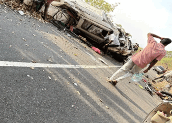 മലപ്പുറത്തുനിന്നും-വിനോദയാത്രയ്ക്കു-പോയ-സംഘം-സഞ്ചരിച്ച-ടെമ്പോ-ട്രാവലർ-വാൽപ്പാറയിൽ-അപകടത്തിൽപ്പെട്ടു;-8-പേർ-മരിച്ചു;-പരിക്കേറ്റവരുടെ-നില-ഗുരുതരം