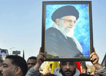 സുരക്ഷാ-വെല്ലുവിളികൾ-;-മുൻ-പരമോന്നത-നേതാവ്-ആയത്തുള്ള-അലി-ഖമനേയിയുടെ-മൃതദേഹം-സംസ്‌കരിക്കാനാകാതെ-ഇറാൻ