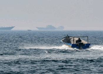 ഹൊർമുസിൽ-അമേരിക്കയെ-തുരത്താൻ-‘കൊതുകുപട‘യെ-ഇറക്കി-ഇറാൻ;-കാഴ്ചയിൽ-ചെറുതെങ്കിലും-ശേഷി-മാരകം!