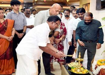 അക്ഷയ-തൃതീയ-ആഘോഷത്തിൽ-സ്വർണ-വിപണി,-സംസ്ഥാനതല-ഉദ്ഘാടനം-കോഴിക്കോട്-അക്ഷയ-ജ്വല്ലേഴ്സിൽ