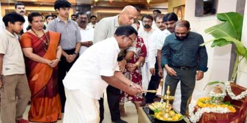 അക്ഷയ-തൃതീയ-ആഘോഷത്തിൽ-സ്വർണ-വിപണി,-സംസ്ഥാനതല-ഉദ്ഘാടനം-കോഴിക്കോട്-അക്ഷയ-ജ്വല്ലേഴ്സിൽ