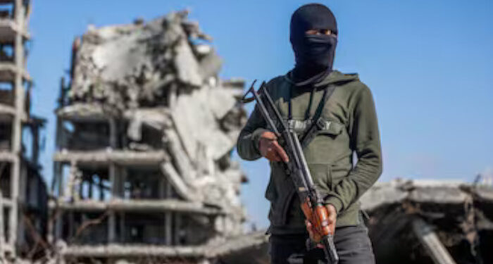 തങ്ങളുടെ-പക്കലുള്ള-ആയിരക്കണക്കിന്-ഓട്ടോമാറ്റിക്-റൈഫിളുകളും-മറ്റ്-ആയുധങ്ങളും-വിട്ടുനൽകാൻ-തയ്യാറാണ്,-ട്രംപിന്റെ-സംഘടനയായ-പലസ്തീൻ-അഡ്മിനിസ്‌ട്രേറ്റീവ്-കമ്മിറ്റിക്ക്-മാത്രമേ-ഇത്-കൈമാറൂ,-പ്രഖ്യാപനവുമായി-ഹമാസ്