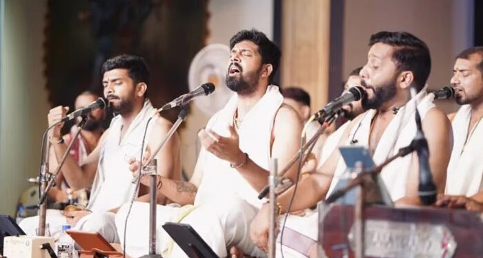 ‘ക്ഷേത്രവേദികൾ-ക്രിസ്തീയ-ഗാനങ്ങൾ-പാടരുത്,-ഹിന്ദുക്കളുടെ-ചെലവിൽ-പ്രശസ്തി-നേടിയ-ശേഷം-ഹാലേലൂയ്യ-പാടുന്നത്-വലിയ-തെറ്റാണ്,-നന്ദ-കുന്തിരിക്കം-ഭജൻസ്’,-ക്രിസ്തീയഭക്തിഗാനം-പാടിയതിന്-നന്ദഗോവിന്ദത്തിനെതിരേ-വിമർശനം