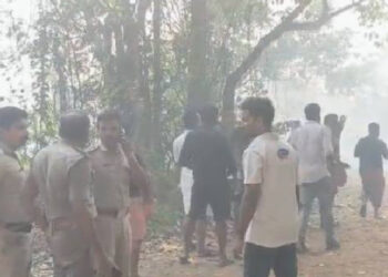 തൃശൂർ-പൂരത്തിനൊരുക്കിയ-വെടിക്കെട്ടുപുരയില്‍-സ്ഫോടനം,-40ലധികം-പേര്‍ക്ക്-പരിക്ക്,-പൊട്ടത്തെറിച്ചത്-തിരുവമ്പാടി-വിഭാഗത്തിന്റെ-സാമ്പിൾ-പുര