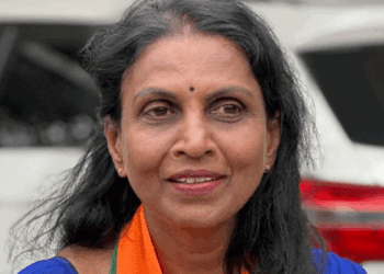 ’-പോടാ-പുല്ലേ-പൊലീസേ’-–-ആർ.ശ്രീലേഖയുടെ-മുദ്രാവാക്യം;-‘അന്തസ്സുള്ള-മുൻകാല-പൊലീസ്-ഉദ്യോഗസ്ഥരെ-അഭിമാനത്തോടെയാണ്-നോക്കി-കാണുന്നത്;-അല്ലാത്തവരെ-അവ​ഗണിക്കുകയാണ്-വേണ്ടത്‘-പൊലീസ്-ഓഫീസേഴ്സ്-അസോസിയേഷൻ-ജനറൽ-സെക്രട്ടറി