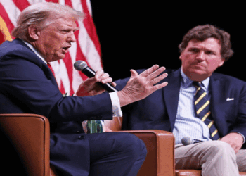 ‘ട്രംപിനെ-ഭരണത്തിലെത്തിക്കാൻ-പ്രേരിപ്പിച്ചതിന്-നിങ്ങളോട്-ഞാൻ-മാപ്പിരക്കുന്നു;-അക്കാര്യത്തില്‍-ഞാന്‍-വേദനിക്കുന്നുണ്ട്’-യുഎസ്-ജനതയോട്-ക്ഷമ-ചോദിച്ച്-ട്രംപിന്റെ-സന്തത-സഹചാരിയായിരുന്ന-ടക്കര്‍-കാള്‍സണ്‍