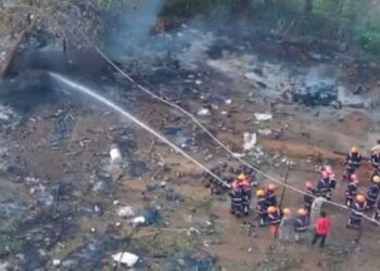 “സ്ഫോടനം-പോലൊരു-ശബ്​ദം,-പിന്നാലെ-മൂന്ന്-ചേട്ടന്മാർ-പറമ്പിൽനിന്ന്-ഓടിവന്നു,-അവരുടെ-ശരീരം-മുഴുവൻ-കത്തിയ-നിലയിലായിരുന്നു,-ഇവിടെ-നഴ്‌സുമാരുണ്ടോ-എന്ന്-ചോദിച്ചായിരുന്നു-ഓടിയെത്തിയത്,-ശരീരത്തിൽ-നിന്ന്-രക്തം-നിൽക്കുന്നുണ്ടായിരുന്നില്ല…-അതിനിടെ-ഒരു-പയ്യൻ-കൂടി-ഓടിവന്നു,-അവൻ-ധരിച്ചിരുന്ന-ടീ-ഷർട്ട്-ഊരുമോ-എന്ന്-ചോദിച്ചു,-ഊരാൻ-ശ്രമിച്ചപ്പോഴേക്കും-തൊലി-അടർന്ന്-കയ്യിലേക്ക്-വരുന്ന-സ്ഥിതിയായിരുന്നു”…