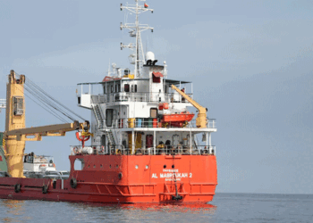 ഉപരോധ-ലംഘിച്ച-ഇറാൻ-കപ്പലുകൾ-തടഞ്ഞ്-യുഎസ്-സൈന്യം;-ഇന്ത്യൻ-തീരത്തിനടുത്ത്-അന്താരാഷ്ട്ര-കപ്പൽ-ചാലിലാണ്-മൂന്ന്-കപ്പലുകളുടെ-വഴി-മുടക്കിയത്;-ഒരു-കപ്പൽ-അമേരിക്കൻ-യുദ്ധക്കപ്പലിന്റെ-നിയന്ത്രണത്തിൽ