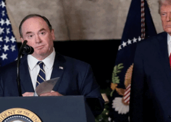 യുഎസിന്-അപ്രതീക്ഷിത-അടി;-നാവികസേനാ-സെക്രട്ടറി-ജോൺ-ഫീലൻ-രാജിവെച്ചു;-യുദ്ധവുമായി-ബന്ധപ്പെട്ട-അഭിപ്രായ-ഭിന്നത-ശക്തമായതാണ്-രാജിക്ക്-കാരണമെന്ന്-വിലയിരുത്തൽ