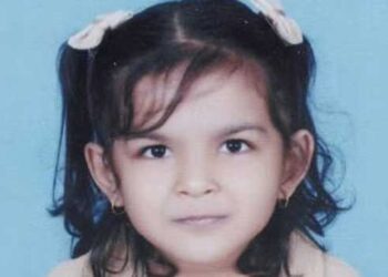 റെയിൽവേ-പാളത്തിനു-സമീപത്തുകൂടെ-നടന്നുപോകുന്നതിനിടെ-ട്രെയിനിന്റെ-കാറ്റടിച്ച്-മുത്തശ്ശിയും-കൊച്ചു-മകളും-തെറിച്ചുവീണു,-അഞ്ച്-വയസുകാരിക്ക്-ദാരുണാന്ത്യം,-മുത്തശ്ശി-ചികിത്സയിൽ