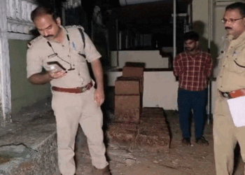 19-കാരിയ്ക്ക്-നേരെ-അജ്ഞാതന്റെ-ആക്രമണ-ശ്രമം;-വിസർജ്യം-പുരട്ടിയ-തുണികൊണ്ട്-പെൺകുട്ടിയെ-ശ്വാസം-മുട്ടിച്ചുച-സംഭവം-താമരശ്ശേരിയിൽ