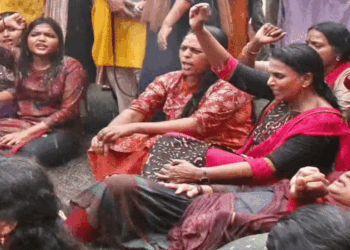 ആർ.ശ്രീലേഖയ്ക്കെതിരെ-കേസ്;-‘‘പോടാ-പുല്ലേ-പോലീസേ,-പിണറായിയുടെ-തെമ്മാടികളേ’’-മുദ്രാവാക്യം-വിളി-വിവാദമായതിന്-പിന്നാലെ-പ്രത്യേക-റിപ്പോർട്ട്;-ഡെപൂട്ടി-മേയർ-ആശ-നാഥനെയും-പ്രതിചേർത്തു