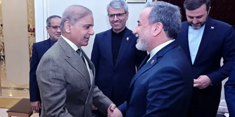 ഇറാൻ-അമേരിക്ക-സമാധാന-ചർച്ച-അനിശ്ചിതത്വത്തിൽ!-പാകിസ്ഥാൻ-വിട്ട്-ഇറാൻ-സംഘം,-പ്രതിനിധികളുടെ-യാത്ര-റദ്ദാക്കി-ട്രംപ്